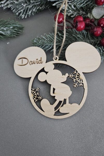 Glob lemn Mickey personalizat cu nume 01